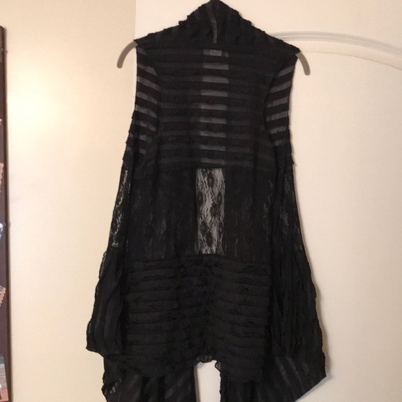 Best.. black with different fabrics.. so pretty - Picture 4 of 4